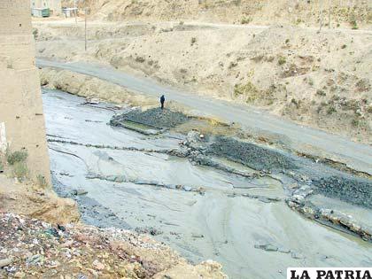En diferentes lugares de Oruro la actividad minera contaminó las aguas subterráneas