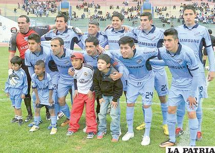 El equipo de Bolívar, actual puntero del torneo Apertura
