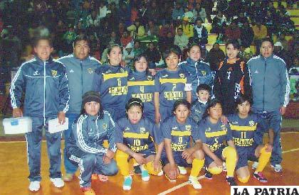 El equipo de Independiente Pontejo que participó en el torneo nacional