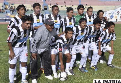 Oruro Royal quiere mantener el invicto y el liderato 