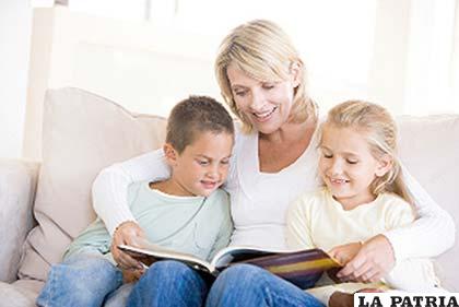 Dedicar 15 minutos de lectura junto a los hijos brinda muchos beneficios