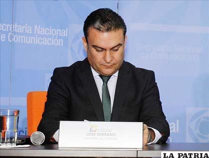 Ministro del Interior ecuatoriano, José Serrano