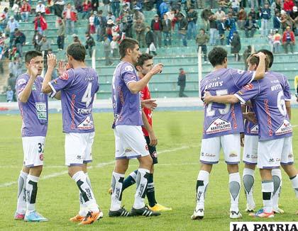 El festejo de los potosinos tras quitarle el invicto al equipo aviador