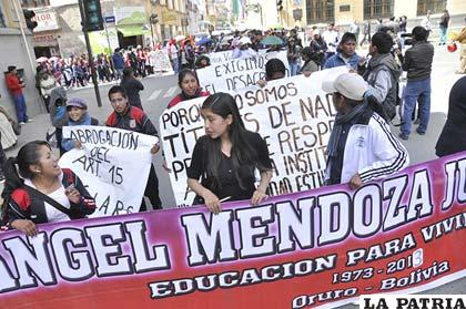 Marcha de estudiantes de Escuela Superior de Formación de Maestros