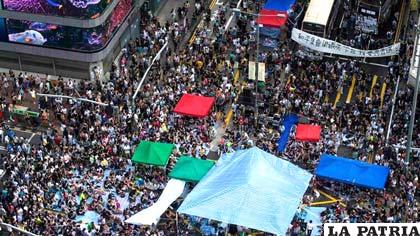 Masivas manifestaciones en busca de mayor apertura democrática se producen en Hong Kong
