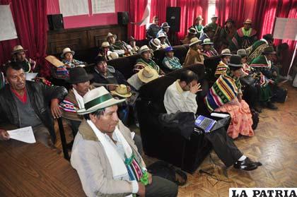 Autoridades originarias piden renuncia de Espinoza a su cargo de Mama T’alla