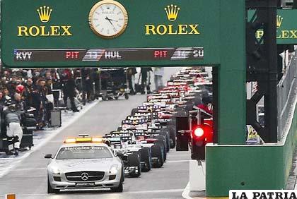 Los coches en el punto de partida en el GP de Suzuka