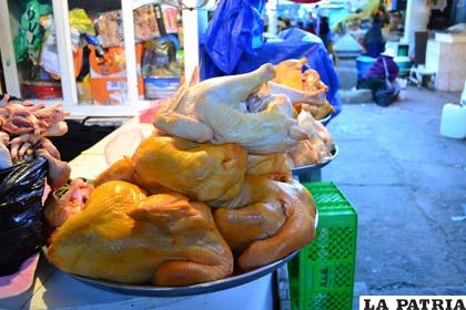 Kilo de pollo bajó a 11,90 bolivianos
