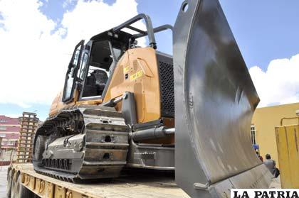 Tractor oruga topadora será utilizado para compactar de residuos sólidos