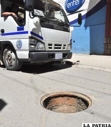 Así desparecen las tapas del sistema de alcantarillado
