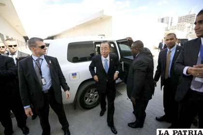 Ban Ki-moon contempla in situ la devastación causada por Israel en Gaza