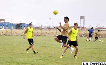 Ojeda en la acción durante el entrenamiento de San José