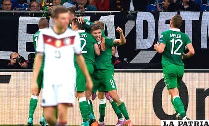John O’Shea anotó el empate para Irlanda ante Alemania (1-1)