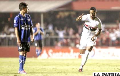 Bastos anotó el único gol en el partido de ida