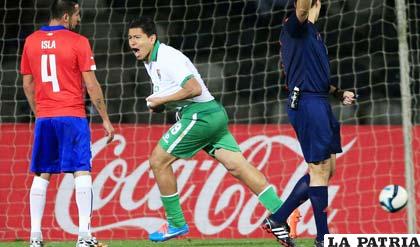 El festejo de Saucedo por los goles ante Chile