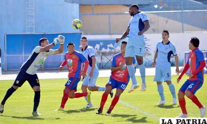 Bolívar jugará su tercer partido como local en Oruro