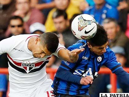 Huachipato se dejó sorprender con Sao Paulo jugando como local 
