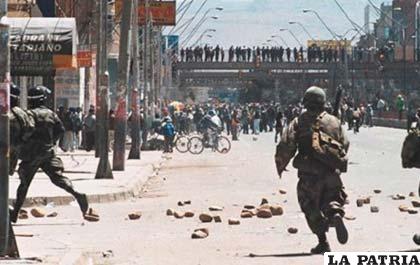 El 12 de octubre del 2003 se produjo enfrentamientos entre fuerzas del orden y alteños