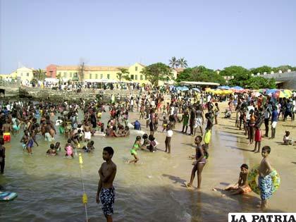 Población de Senegal disfruta del aire libre sin ébola
