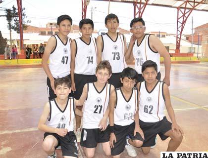 Integrantes del equipo de Alemán