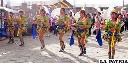 Simpáticas chinas de la Diablada Huayrapata