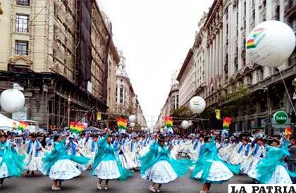 La morenada sentó presencia en Buenos Aires