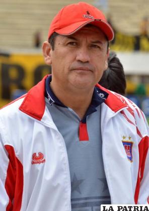 Vega entrenador de la “U”