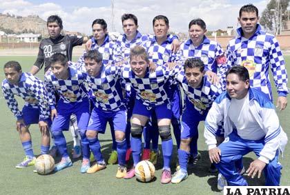 Deportivo Escara no pierde la ilusión de meterse entre los clasificados