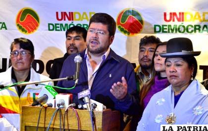 Samuel Doria Medina informa sobre la denuncia que interpuso contra la presidenta del Tribunal Electoral
