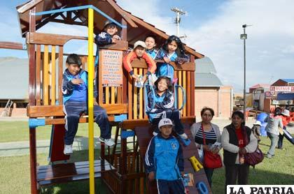 Niños de mina Bolívar disfrutaron de los juegos instalados en Expoteco