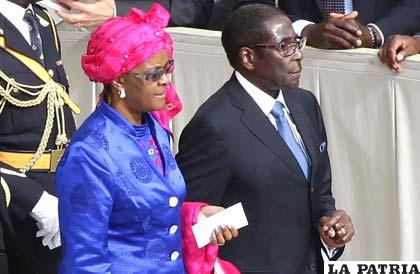 Robert Mugabe y la Primera Dama de Zimbabue, Grace Mugabe