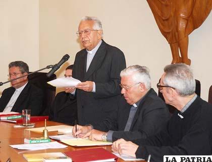 Cardenal Julio Terrazas, recibe el apoyo de los católicos