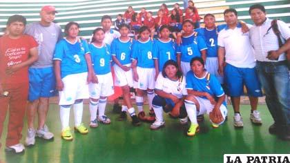 La representación de Nacional Bolivia en el futsal damas