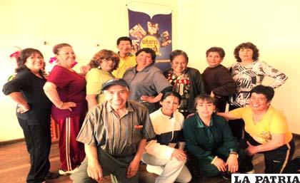 Elenco teatral de “Quijotes de la Danza”