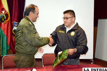 Durante el acto de reconocimiento que se realizó en el Salón de Banderas