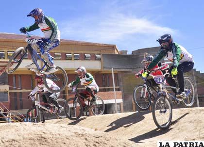 Buen nivel de los deportistas en las competencias locales de 
bicicross