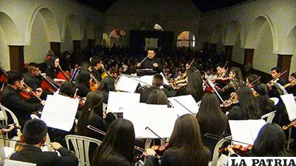 Presentación de la sección juvenil de la Orquesta Sinfónica de Oruro