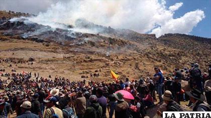 Peruanos se manifiestan contra el proyecto minero /radioenriquetorres.blogspot.com