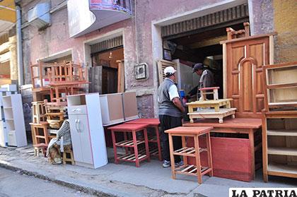 Controlarán que muebles no ocupen toda la acera