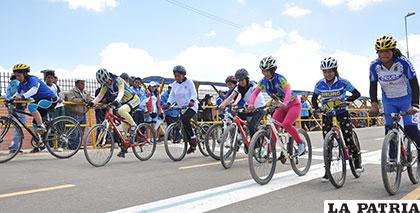 Masiva concurrencia de estudiantes en la primera jornada del torneo intercolegial de ciclismo