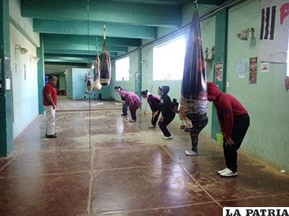 Gandarillas dirige el entrenamiento de algunos pugilistas