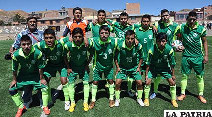 Jugadores del equipo de Deportivo Totora
