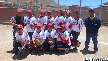 El equipo femenino de Red Sox jugará la final en softbol frente a Cosmos