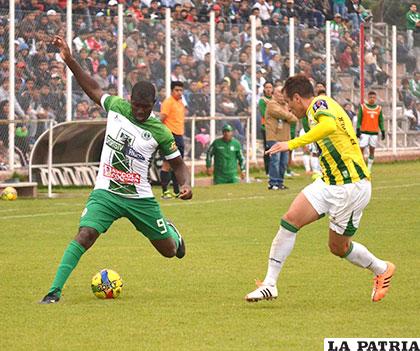 Rogerio Inacio Leilao intenta burlar a su marcador