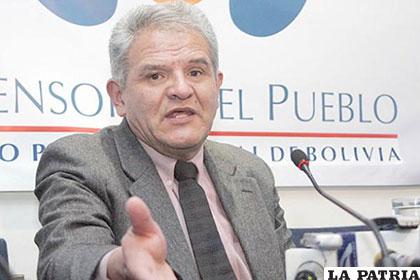 El Defensor del Pueblo, Rolando Villena /diarionuevosur.com