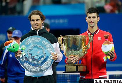 Djokovic con el trofeo de campeón, Nadal se quedó segundo /andaluciainformacion.es