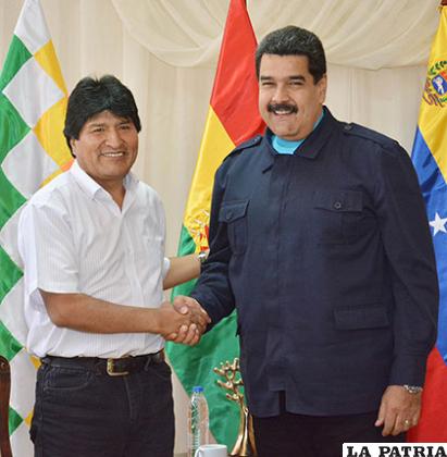 El presidente Evo Morales junto al presidente de Venezuela Nicolás Maduro /APG