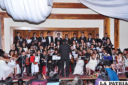 Magnífica presentación en el Club Oruro