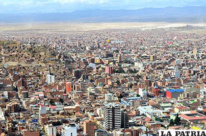 Ciudad de Oruro debe regularizar derechos propietarios de viviendas