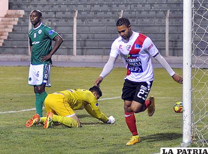 Tommy Tobar anotó el segundo de  Nacional Potosí /APG